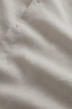 Load image into Gallery viewer, No Nationality Enzo Linen Shirt - Oat
