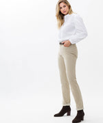 Load image into Gallery viewer, Brax Woman Mary Denim Jean - Ivory
