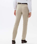 Load image into Gallery viewer, Brax Woman Mary Denim Jean - Ivory
