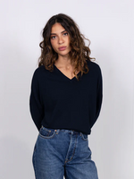 Load image into Gallery viewer, Scotch and Soda Woman Core Vee Neck Pullover - Night
