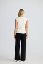 Load image into Gallery viewer, Homelove Fair View Top - Cream
