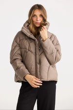 Load image into Gallery viewer, Homelove Zella Puffer - Bark
