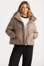 Load image into Gallery viewer, Homelove Zella Puffer - Bark
