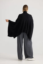 Load image into Gallery viewer, Homelove Awaken Knit Cape - Black
